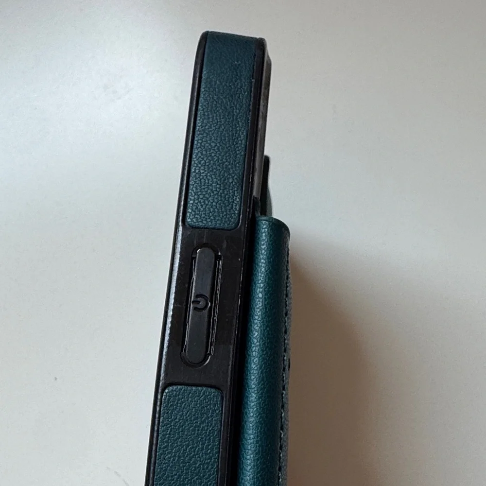 Elegant Quilted Phone Case - Green IP13/14  6.1
